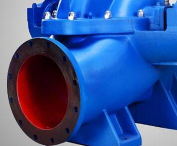 　　中開泵，一種采購單上面常見的一種泵類產(chǎn)品，或者說我們?cè)谝恍┩稑?biāo)項(xiàng)目上面也能看到它的身影。那么到底什么樣的水泵我們稱其為中開泵呢?其實(shí)中開泵的型號(hào)也就那么幾種!  　　首先，中開泵就是我們常說的單級(jí)雙吸式離心泵，即：雙吸離心泵。此類水泵只能輸送清水，不能含有雜質(zhì)，他最大的特點(diǎn)便是流量很大，因此我們又稱其為大流量離心泵。(這里的大流量是指上千方每小時(shí)的出水量)  　　中開泵的常用型號(hào)分別為：S型、SH型。  　　知道了這種水泵的特點(diǎn)那么對(duì)于它的用途想必也是一目了然了，只要是您需要流量上千方揚(yáng)程不是很高而且輸送清水，那么您就可以選擇這種水泵了，它的價(jià)格我們陽光泵業(yè)是根據(jù)實(shí)際的參數(shù)決定。如果您需要的流量不是很大，那么您也可以選擇普通的管道離心泵就可以